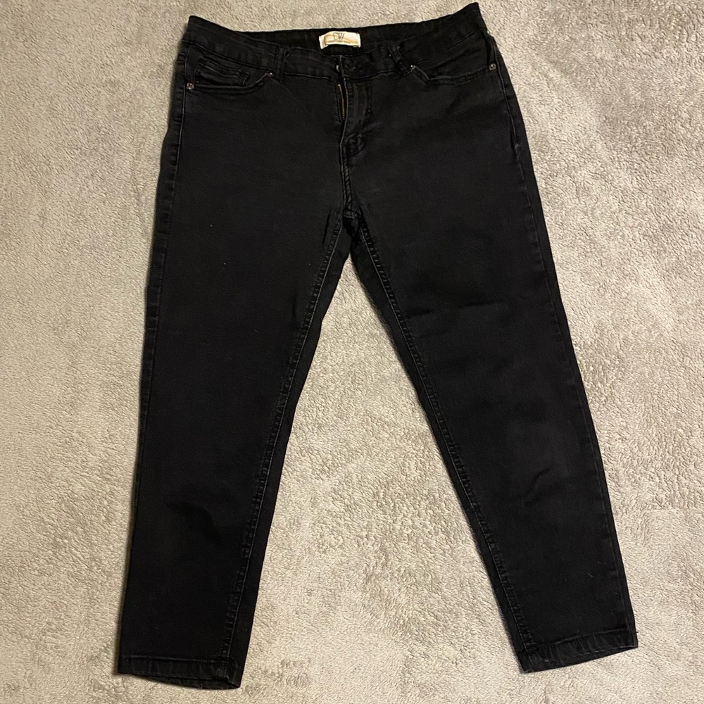Black Women's High Rise Capris